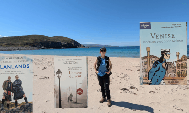 VOYAGER UN LIVRE À LA MAIN…